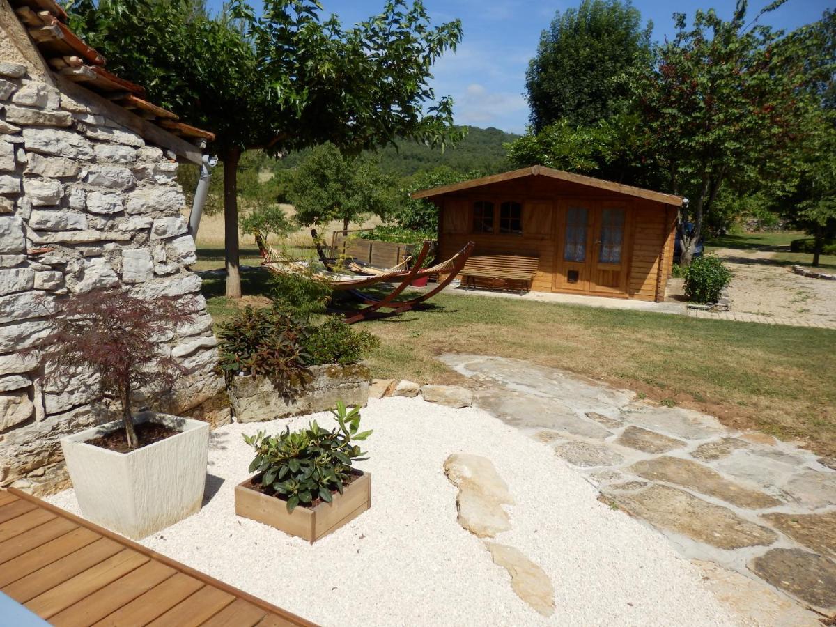 L'Australe Bed & Breakfast Larroque-Toirac Bagian luar foto